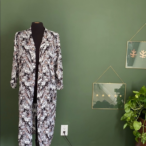 Robe - Picture 1 of 4